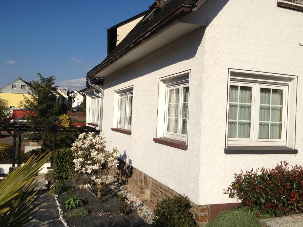 Haus Uebernachtenswert Cochem Mosel Dış mekan fotoğraf